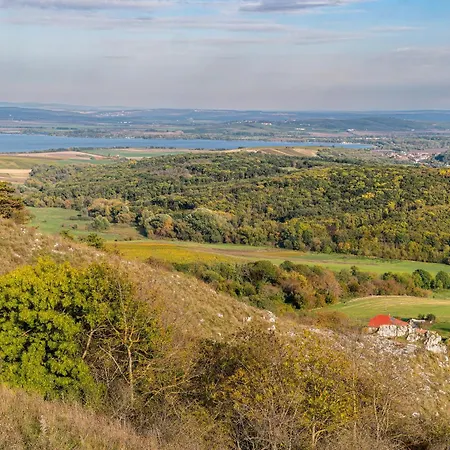 Vinařství Peřina Bed & Breakfast